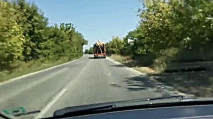 Камион изсипва дъски от Пещера до Пазарджик