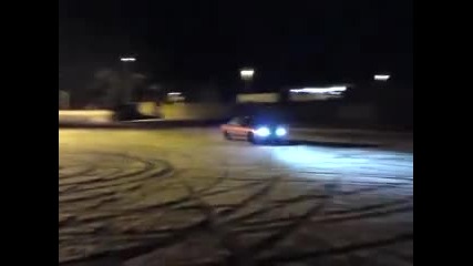 Subaru Legacy Turbo - drifting in the snow 