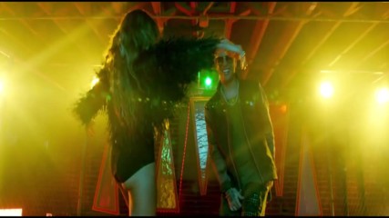 Leslie Grace Noriel - Duro y Suave Official Video