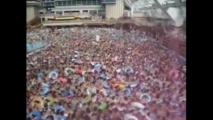аквапарк колко може да побере още
