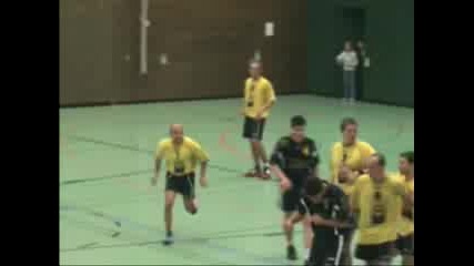 Handball - Удар С Топка В Главата