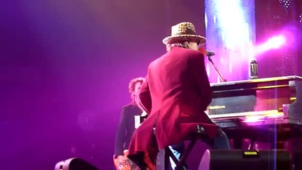 Guns N' Roses - November Rain - Live Chicago 15,2011