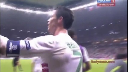 Роналдо праща целувка за сина си