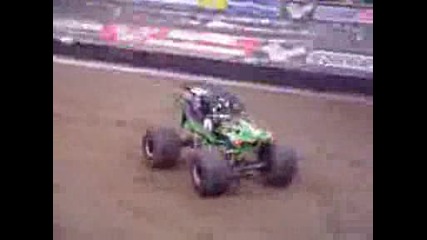 Monster Truck Grave Digger.avi