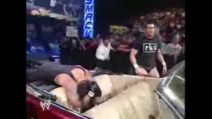 Wwe - Oртън блъска Гробаря с кола