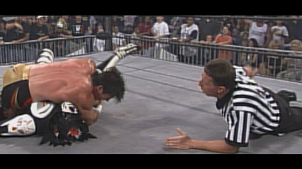 Eddie Guerrero soars to victory over La Parka: WCW Thunder, July 1, 1999 (WWE Network Exclusive)