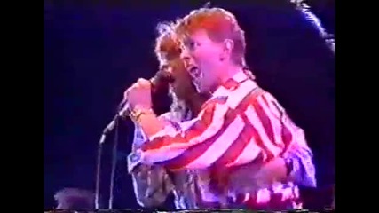 David Bowie & Mick Jagger - Dancing In The Street (live) 