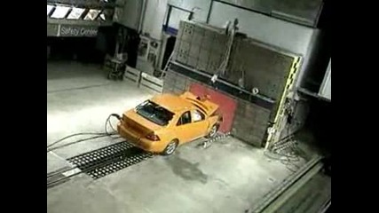 Crash Test - Mercedes Benz C - Class