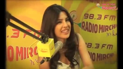 Catch Shahrukh Khan and Priyanka Chopra in Mirchi Studios for Don 2