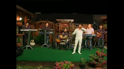 Sinan Sakic - Sklonite case sa stola