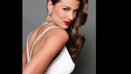 Stefania Fernandez Photo 
