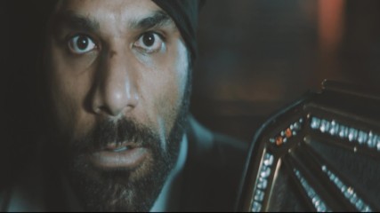 Go behind the scenes with Jinder Mahal en route to the Punjabi Prison Match