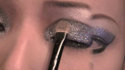 Glitter Attack Dramatic Make-up Tutorial !!!