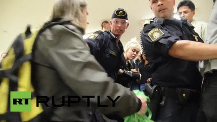 Sweden: See scuffles at protest against anti-begging posters