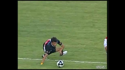 Играч си счупва рамото при падане