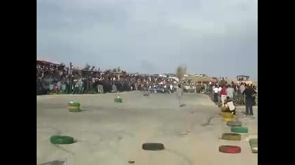 Bmw E36 Drifts Donuts in Madaba - Part 1 