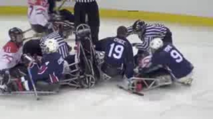 Бой между хокеисти инвалиди 