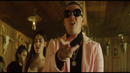 Bad Bunny - Tu No Metes Cabra Video Oficial