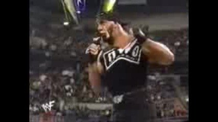 Hulk Hogan gives the Rock a piece of his mind 