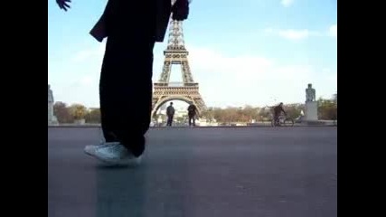 M.x.d Eiffel Tower Cwalk