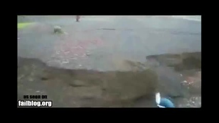 Блондинка под прикритие ... много тъпо момиче - смях ..
