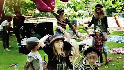 Juicy Couture - Момичета - Есен 2010 - Juicy Couture 2010 Fall Ad Campaign - Girls