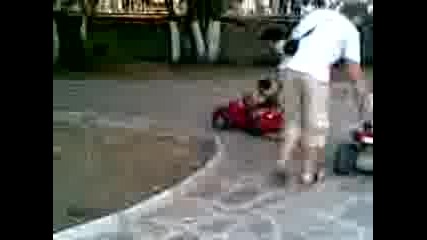 Видео000.3gp