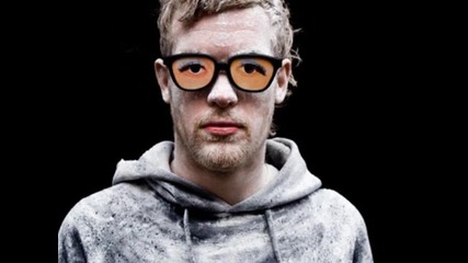 Rusko - Hold On (feat. Amber Coffman) (sub Focus Remix)