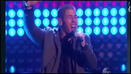 Страхотно изпълнение! Nick Jonas - Levels Ama 2015