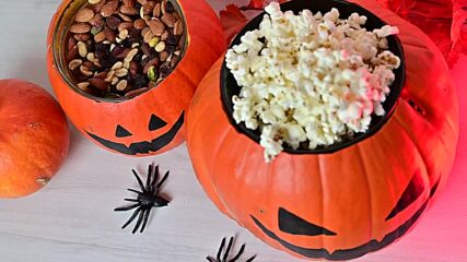 Halloween DIY: Pumpkin Bowls