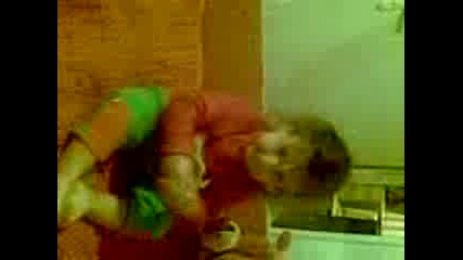 Видео000.3gp