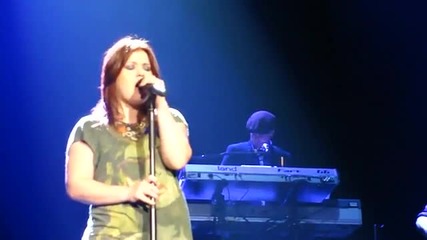 Kelly Clarkson Cry Live Columbus December 2009 