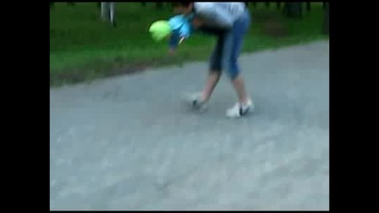 Татко със страшен рефлекс...