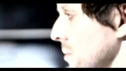 Bleeding Through - love Lost In A Hale Of Gunfire 
