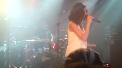 Selena Gomez and The Scene - Off the Chain на живо