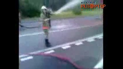 Само в Русия - гори пожарна кола 