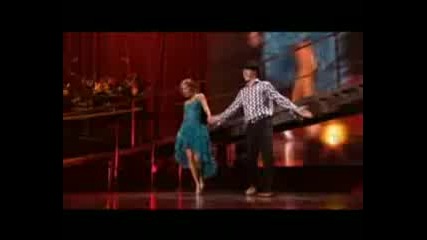 Ashley Tisdale and Lucas Grabeel - Bop To The Top (live)
