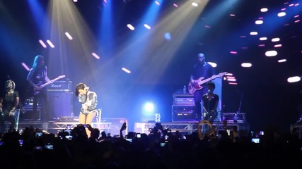 Demi Lovato - My Love is Like A Star _ World Tour_(концерт в Sydney, Australia 18.4.2015)
