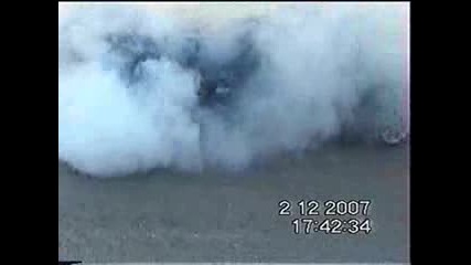 Burn Out Peugeot 306 1.4 си пали гумите дзъма