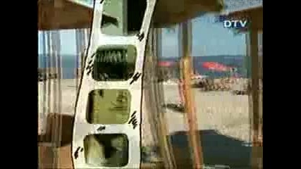Цветен душ(голи и смешни)