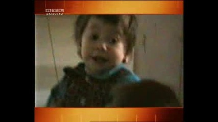 Сладурче имитира Céline Dion