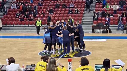 Феновете на Черноморец нахлуха след сензационния триумф над Рилски спортист
