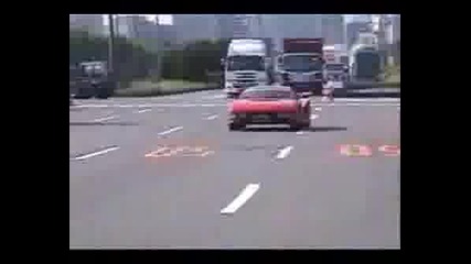 Феарри Срещу Ламборджини