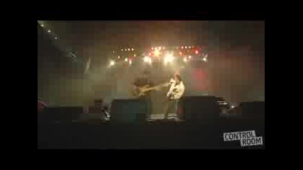 Rihanna - Shut Up And Drive - Live