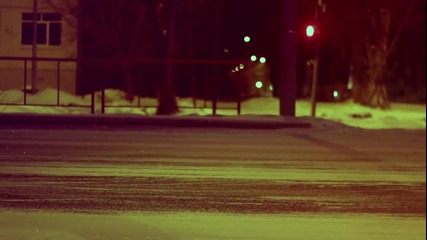 Страхотното Mitsubishi Lancer Evo показва уменията си на улица