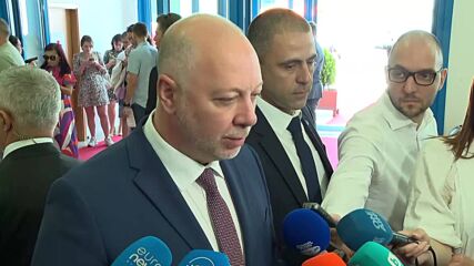 Росен Желязков: Изследват се всички варианти за евакуирането на българи от Израел и Иран