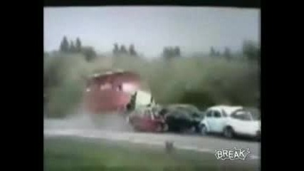 Crash Тест - Камион Помита Шест Автомобила