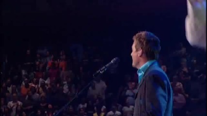 Michael W. Smith - Help Is On The Way (featuring Israel Houghton) (live) 