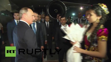 Tajikistan: Putin touches down in Dushanbe ahead of CSTO session