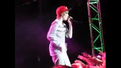 Justin Jokes, Sings Baby Live!